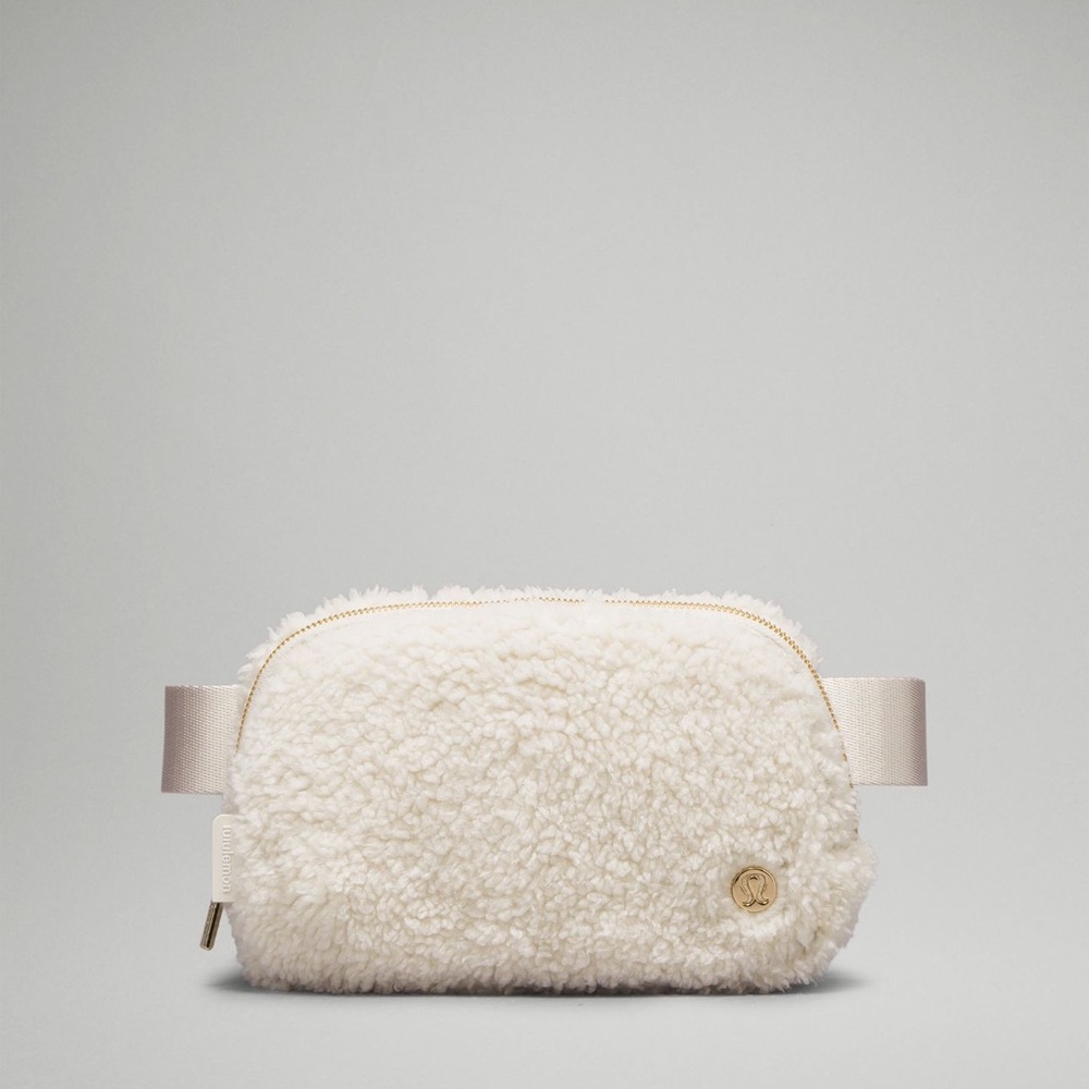 Lululemon Sherpa Belt Bag